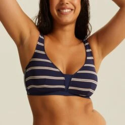 Haut De Maillot Sans Armatures Marine Précieux TAVOLARA 6 Haut De Maillot Sans Armatures Marine Précieux TAVOLARA -Bestform Soldes Boutique CS21103 A27 WEB 11 f9618fab 8b05 458b be68 0583f34352c3